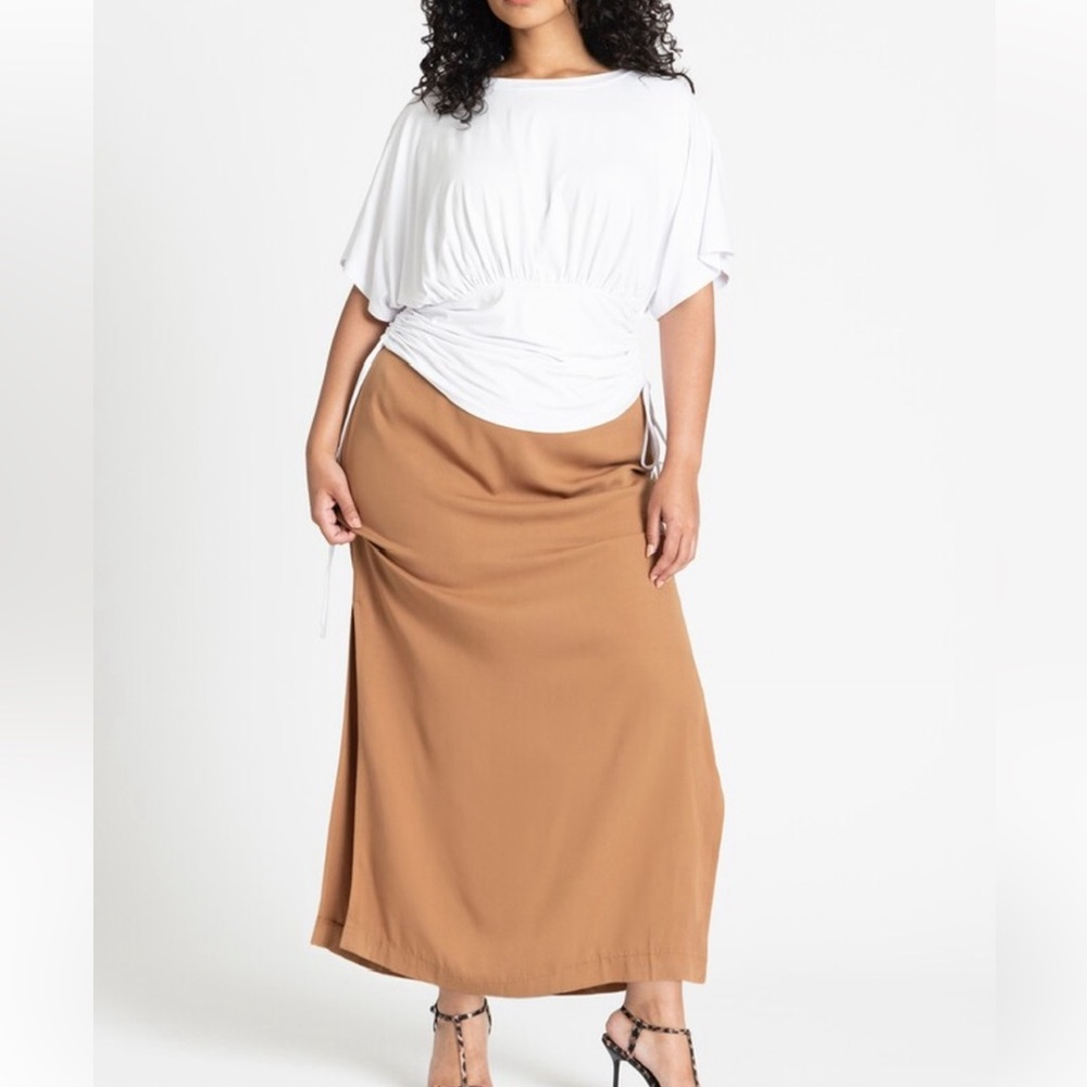 NWT Eloqulii Lightweight Skirt